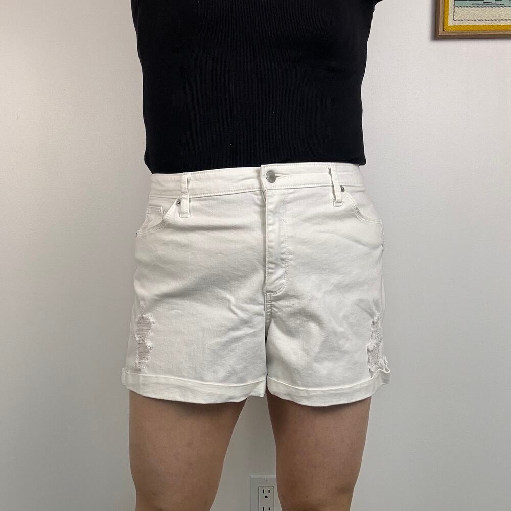 Target Universal Thread denim High Rise midi Shorts White size 18